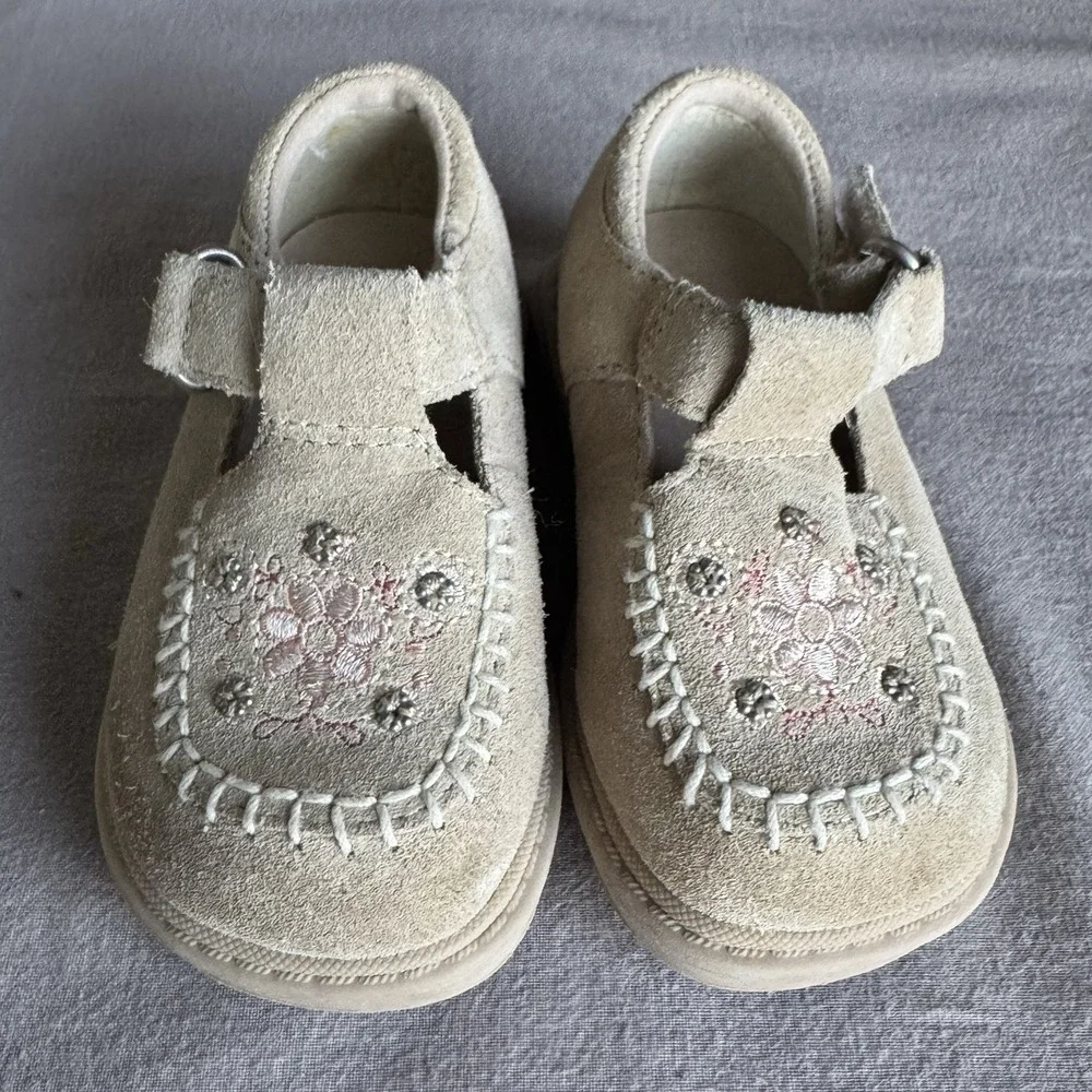 Size 3c - SPROCKETS Lil Kelby Beige Suede Baby Shoes